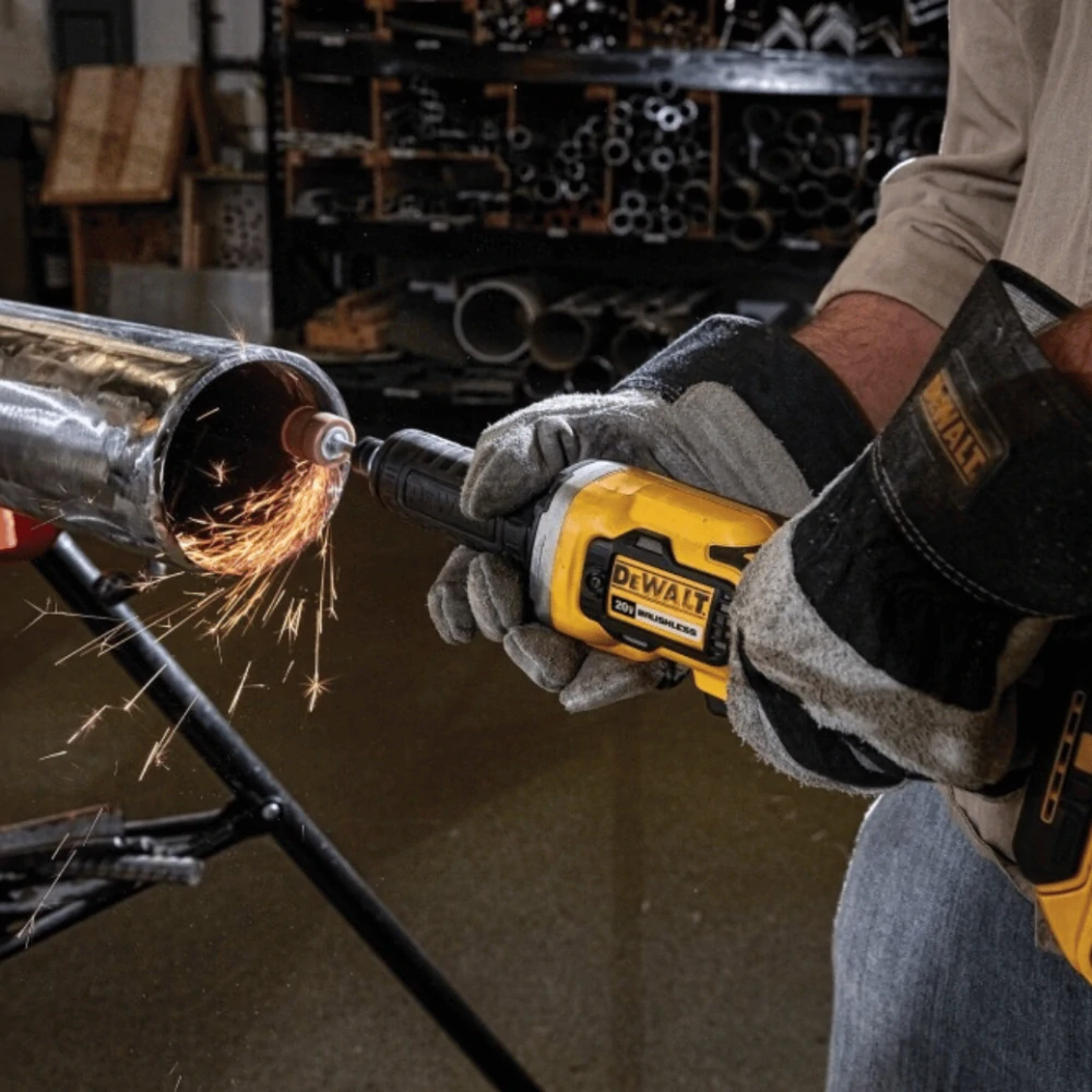 DeWALT DCG426N