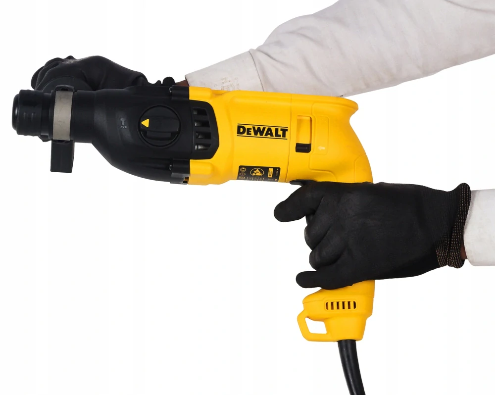 DeWalt D25033K