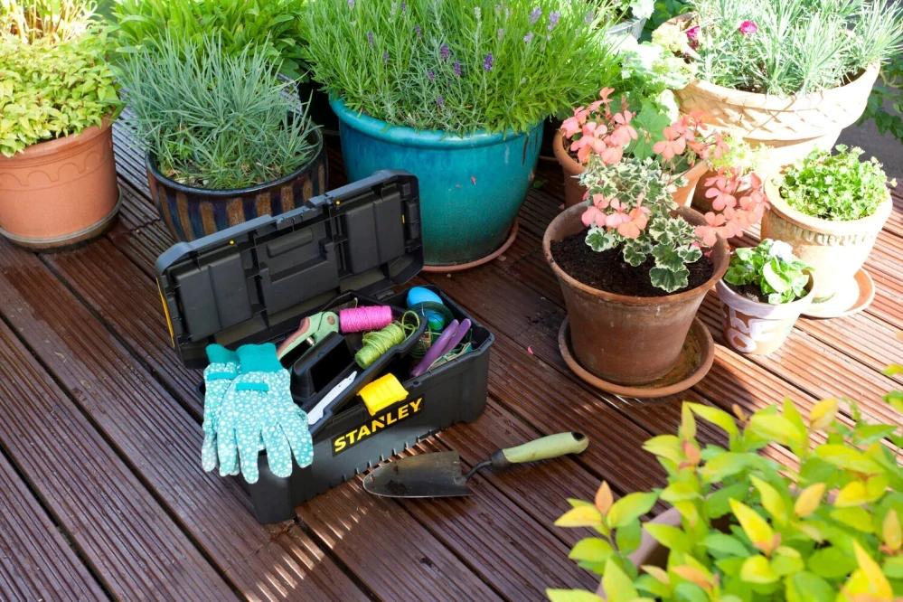 Stanley 16" box s plastovou přezkou STST1-75517